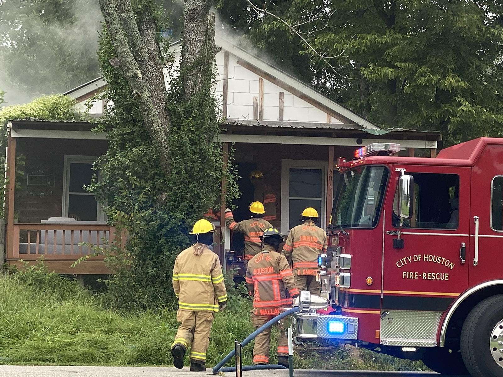Departments respond Sunday morning to house fire in Houston - Houston ...