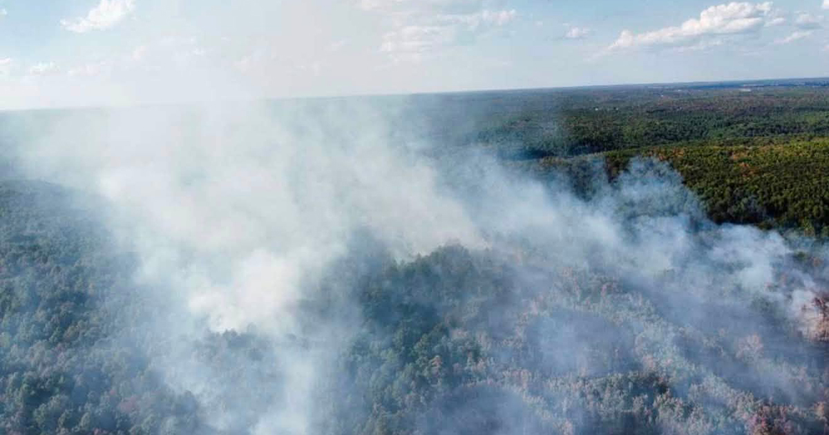 Licking-area fire rekindles Saturday night